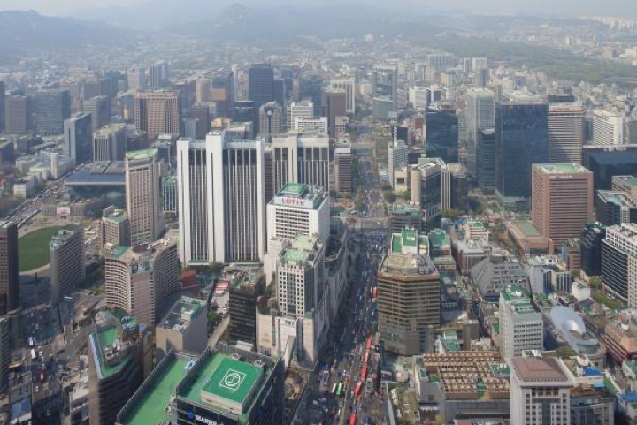 Exterior photograph of LOTTE HOTEL SEOUL